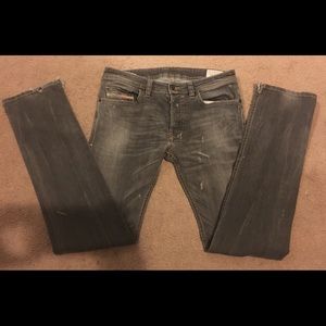 DIESEL SAFADO REGULAR SLIM STRAIGHT JEANS